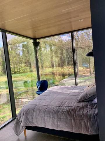Фото номера Двухместный номер Делюкс с 1 кроватью Отель Riverbed inn ÖÖD mirror house and Iglucraft sauna by river г. Kanaküla 41