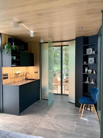 Фото номера Двухместный номер Делюкс с 1 кроватью Отель Riverbed inn ÖÖD mirror house and Iglucraft sauna by river г. Kanaküla 15