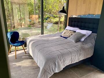 Фото номера Двухместный номер Делюкс с 1 кроватью Отель Riverbed inn ÖÖD mirror house and Iglucraft sauna by river г. Kanaküla 20