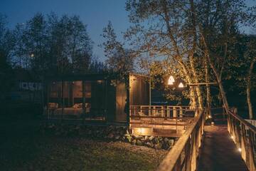Фото номера Двухместный номер Делюкс с 1 кроватью Отель Riverbed inn ÖÖD mirror house and Iglucraft sauna by river г. Kanaküla 27