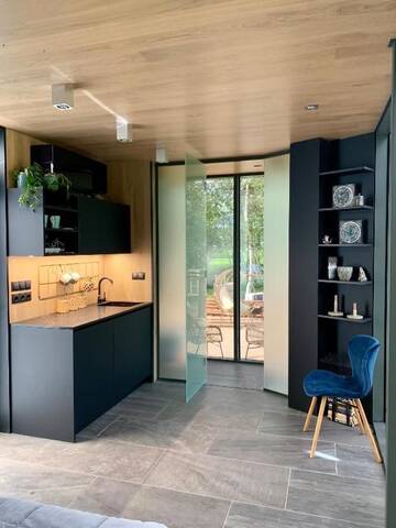 Фото номера Двухместный номер Делюкс с 1 кроватью Отель Riverbed inn ÖÖD mirror house and Iglucraft sauna by river г. Kanaküla 37